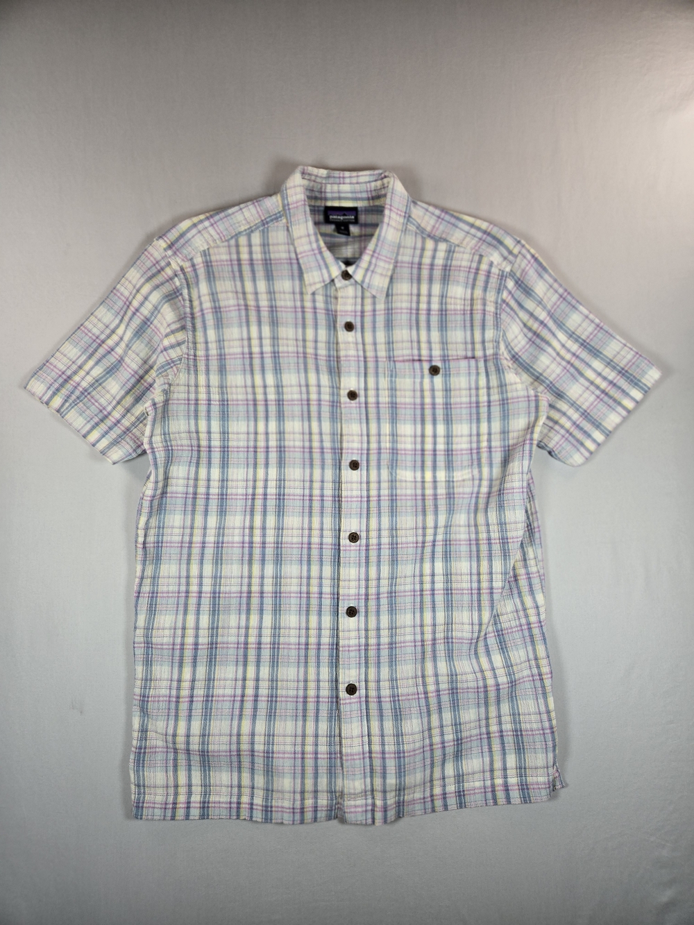 Patagonia Men's A/C Plaid Short Sleeve Button Up Shirt Crinkle Cotton Medium